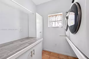 1642 SW 12th St, Miami, FL 33135 - Photo 13