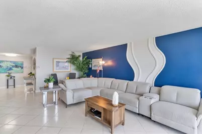 18031 Biscayne Blvd #1401, Aventura, FL 33160 - Photo 5