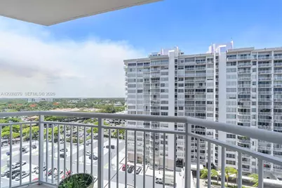 18031 Biscayne Blvd #1401, Aventura, FL 33160 - Photo 35
