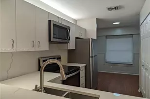 3446 Oak Dr, Hollywood, FL 33021 - Photo 3