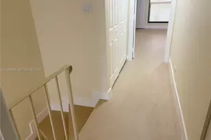 1606 NW 90th Way, Pembroke Pines, FL 33024 - Photo 21