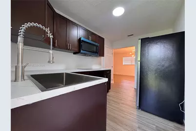 3632 SW 87th Ave #FRONT, Miami, FL 33165 - Photo 5