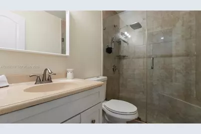 7548 NW 173rd Ter, Hialeah, FL 33015 - Photo 13