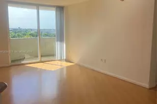 19501 W Country Club Dr, Aventura, FL 33180 - Photo 5