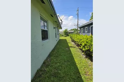 2581 NW 15th Ct, Fort Lauderdale, FL 33311 - Photo 7