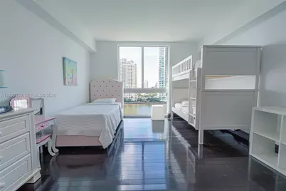 335 S Biscayne Blvd #1009, Miami, FL 33131 - Photo 25
