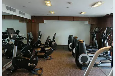 325 S Biscayne Blvd #4122, Miami, FL 33131 - Photo 25