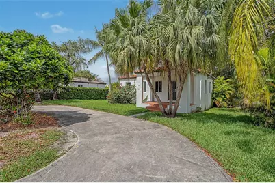 702 Boabadilla, Coral Gables, FL 33134 - Photo 3