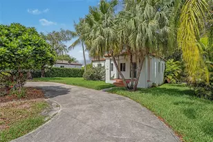 702 Boabadilla, Coral Gables, FL 33134 - Photo 3