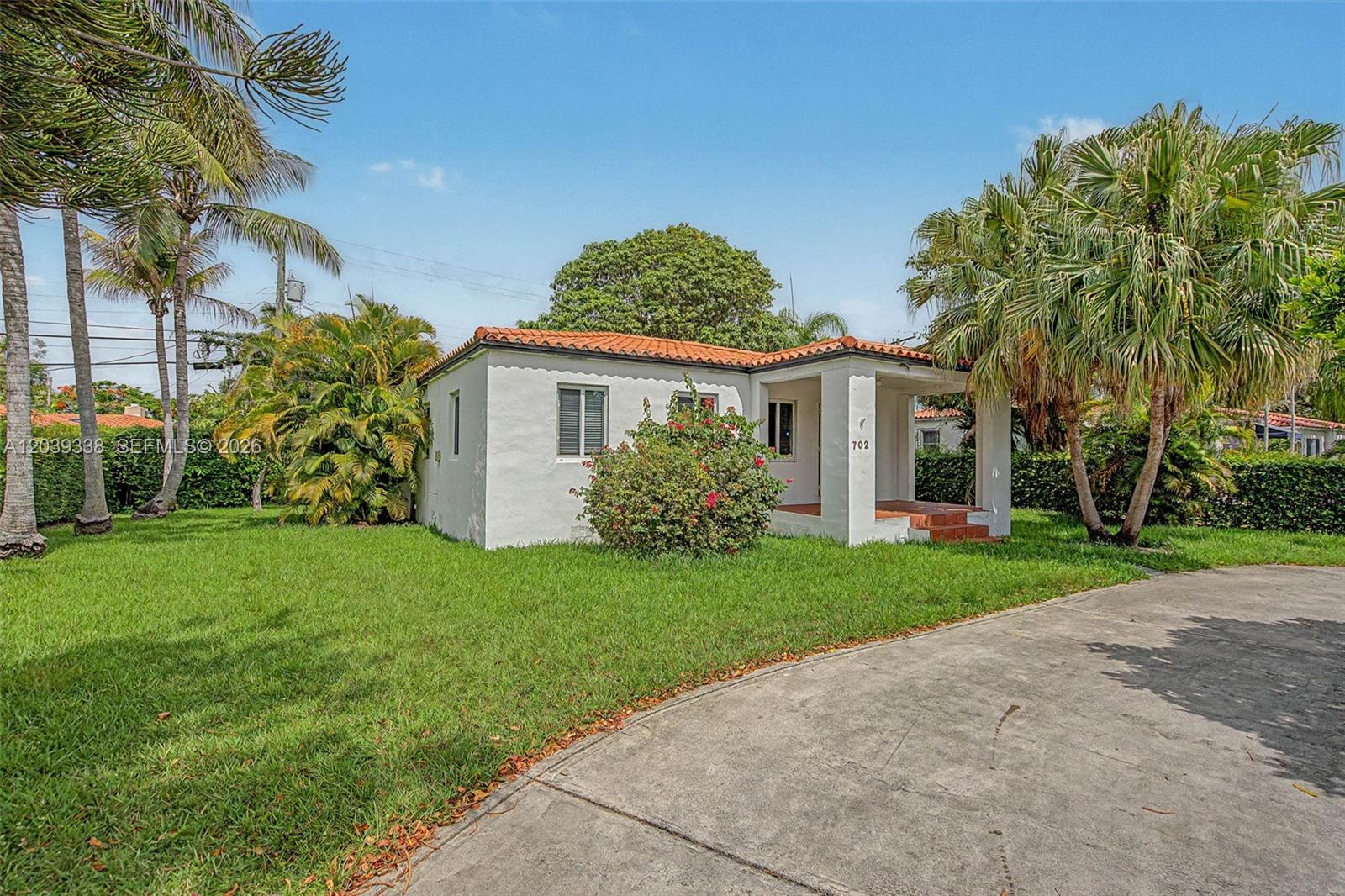 702 Boabadilla - 702 Boabadilla, Coral Gables, FL 33134 Luxury Property | Jose Angel Pina