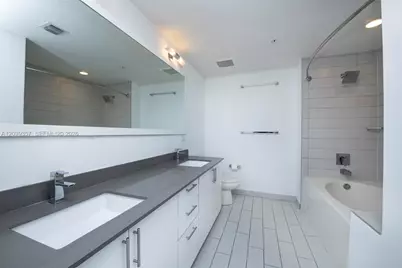 999 SW 1st Ave #2402, Miami, FL 33130 - Photo 15