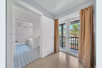 736 NE 17th Way, Fort Lauderdale, FL 33304 - Photo 15