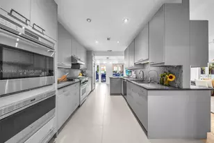 736 NE 17th Way, Fort Lauderdale, FL 33304 - Photo 9