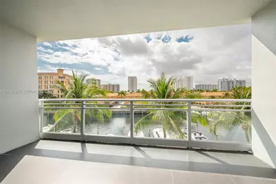 2950 NE 188th St #303, Aventura, FL 33180 - Photo 3