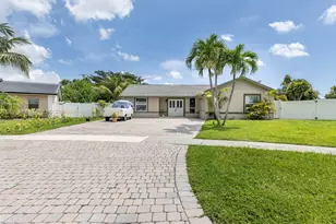 19323 Carolina Cir, Boca Raton, FL 33434 - Photo 3