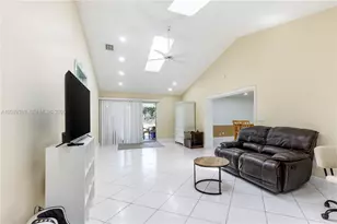 19323 Carolina Cir, Boca Raton, FL 33434 - Photo 15