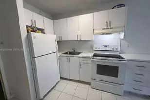 710 Washington Ave, Miami Beach, FL 33139 - Photo 3
