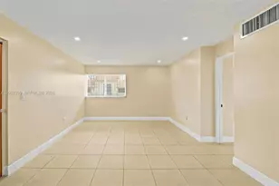 2730 W 61st Pl, Hialeah, FL 33016 - Photo 17