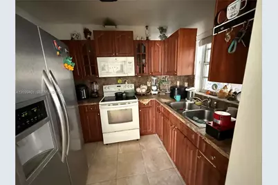 3320 E 10th Ave, Hialeah, FL 33013 - Photo 9