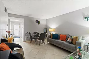 9281 Sunrise Lakes Blvd, Sunrise, FL 33322 - Photo 3