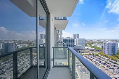 11 NE 6th St #2411, Miami, FL 33132 - Photo 11