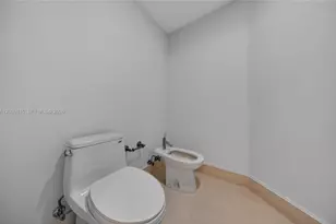 2711 S Ocean Dr, Hollywood, FL 33024 - Photo 19