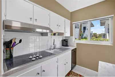 425 Bayshore Dr #d-3, Fort Lauderdale, FL 33304 - Photo 11