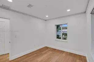 213 NE 43rd St, Miami, FL 33137 - Photo 15