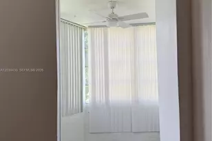 1667 NE Miami Gardens Dr, Miami, FL 33179 - Photo 17