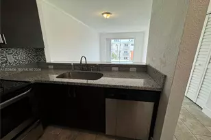 365 NE 125th St, North Miami, FL 33161 - Photo 11