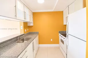 275 NE 18th St, Miami, FL 33132 - Photo 9