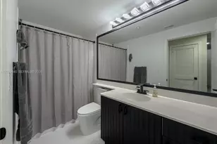 10750 NW 66th St, Doral, FL 33178 - Photo 13