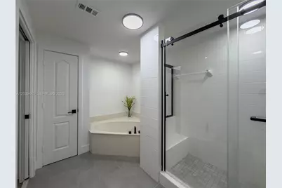 10750 NW 66th St #504, Doral, FL 33178 - Photo 43
