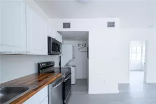 423 NE 71st St, Miami, FL 33138 - Photo 3