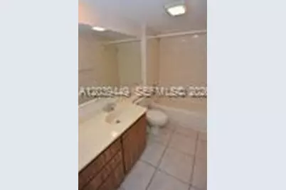 3630 Whitehall Dr #104, West Palm Beach, FL 33401 - Photo 11