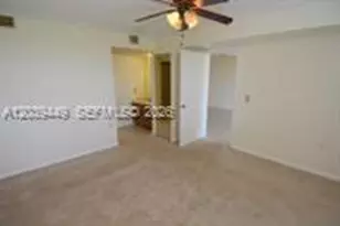 3630 Whitehall Dr, West Palm Beach, FL 33401 - Photo 9