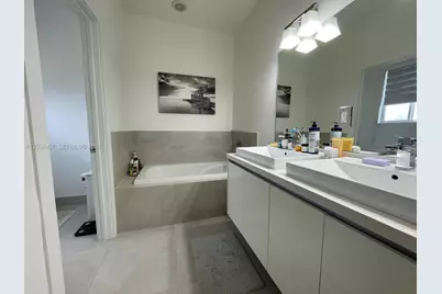 7243 NW 103rd Path, Doral, FL 33178 - Photo 31