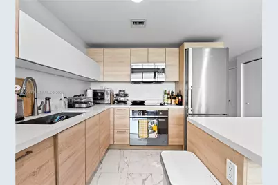 16385 Biscayne Blvd #1117, North Miami Beach, FL 33160 - Photo 9