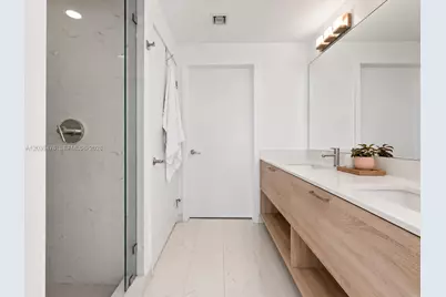 16385 Biscayne Blvd #1117, North Miami Beach, FL 33160 - Photo 13