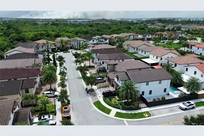 8605 NW 102nd Ct, Doral, FL 33178 - Photo 31