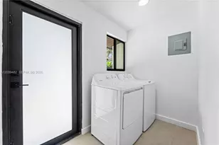 3040 NW 93rd St, Miami, FL 33147 - Photo 9