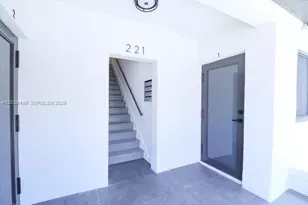221 SW 11th Ave, Miami, FL 33130 - Photo 13