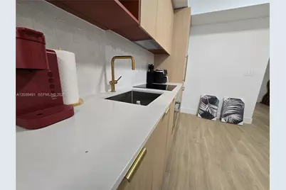 90 NE 32nd St #305, Miami, FL 33137 - Photo 9