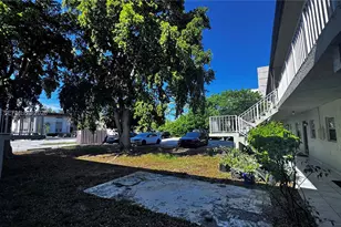 1522 NE 34th Ct, Oakland Park, FL 33334 - Photo 15
