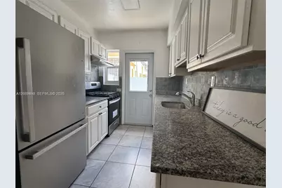 2120 Biarritz Dr, Miami Beach, FL 33141 - Photo 21