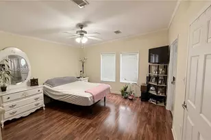 8631 SW 18th Pl, Davie, FL 33324 - Photo 13