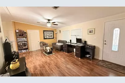 8631 SW 18th Pl, Davie, FL 33324 - Photo 5