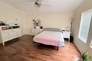 8631 SW 18th Pl, Davie, FL 33324 - Photo 11