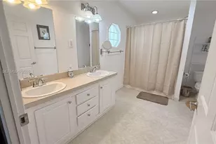 8631 SW 18th Pl, Davie, FL 33324 - Photo 13