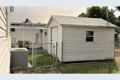 8631 SW 18th Pl, Davie, FL 33324 - Photo 21